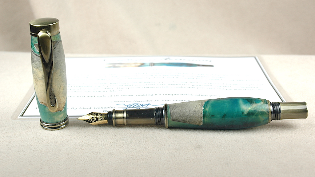 Pre-Owned Pens: 6138: MRX Designs: Green Swirl Fountain Pen